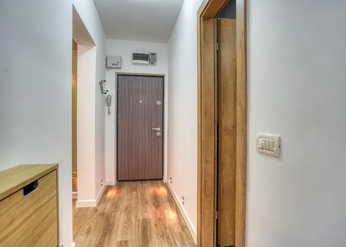 City Chic Retreat: Newly Renovated 1Br Apartment