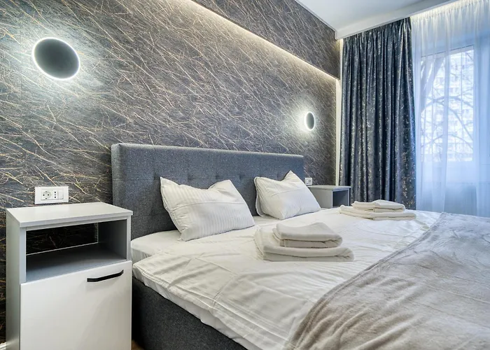 City Chic Retreat: Newly Renovated 1Br Apartment