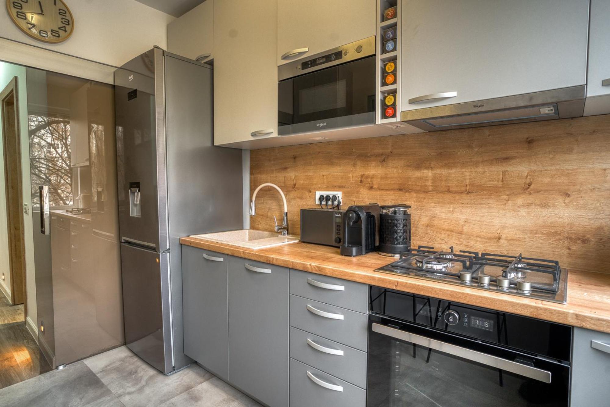 Apartment Chic Retreat: Newly Renovated 1br