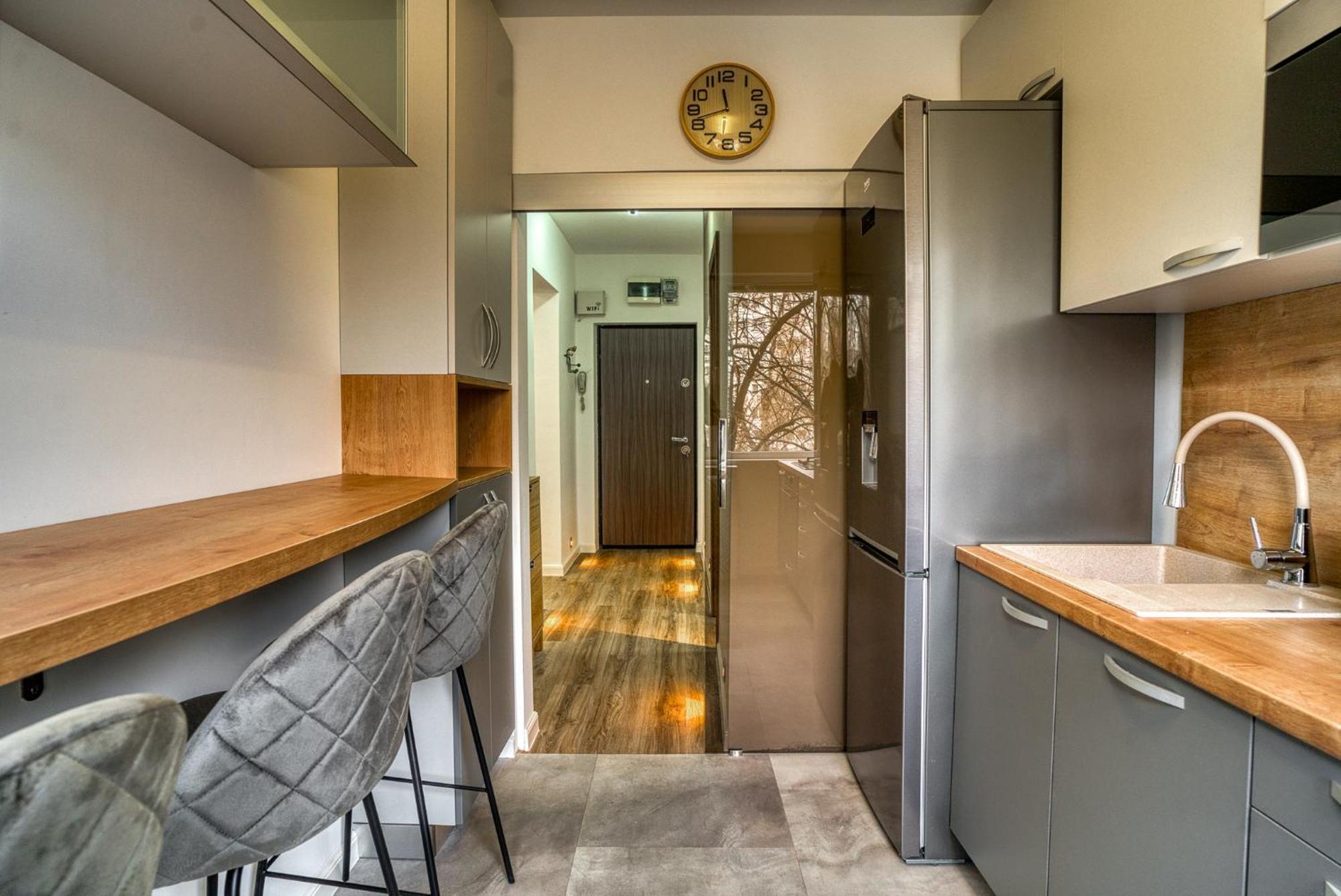 Chic Retreat: Newly Renovated 1br Apartment *