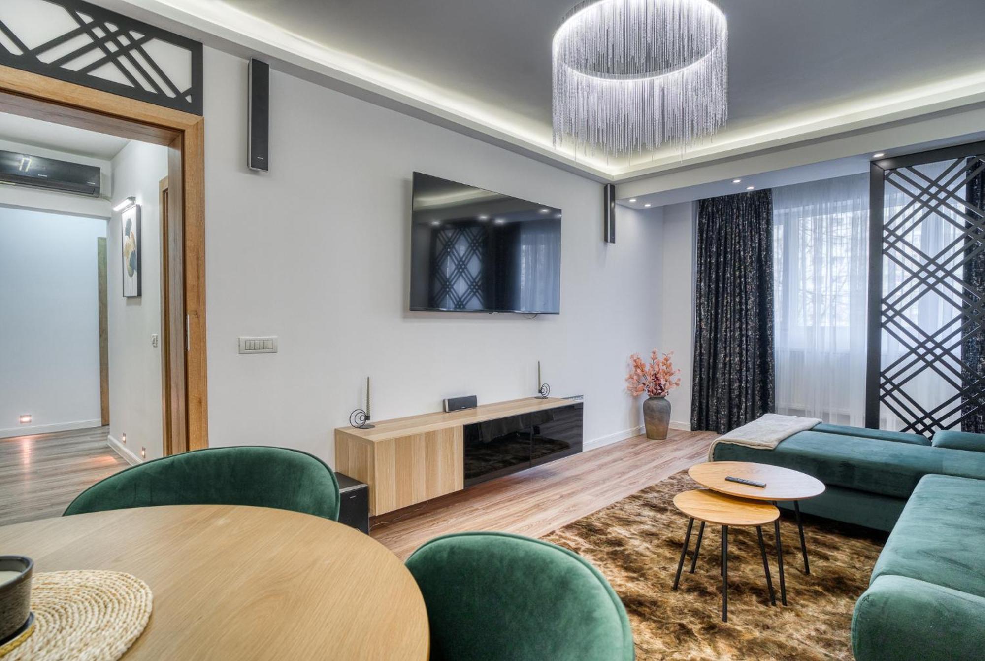 Chic Retreat: Newly Renovated 1br Apartment *