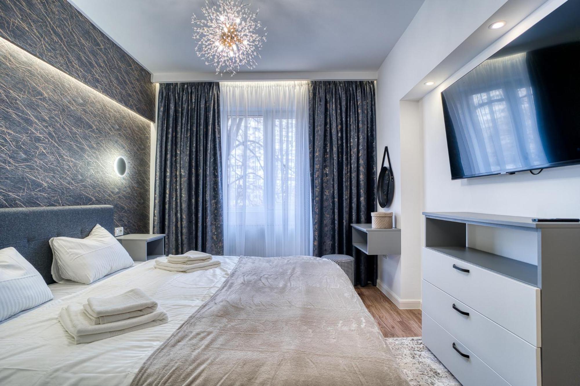Chic Retreat: Newly Renovated 1br Apartment