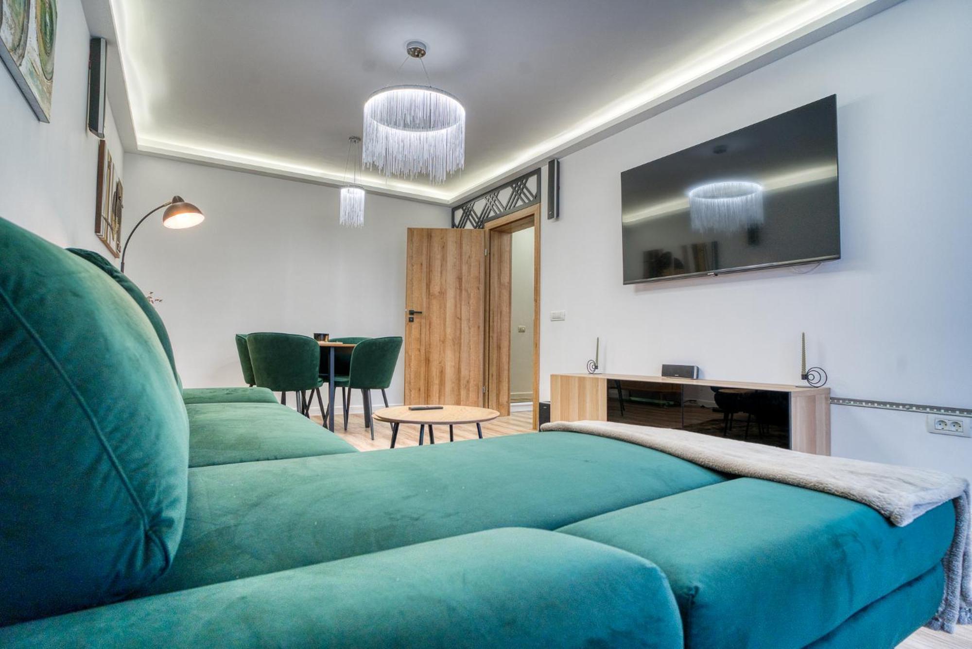 Chic Retreat: Newly Renovated 1br Apartment